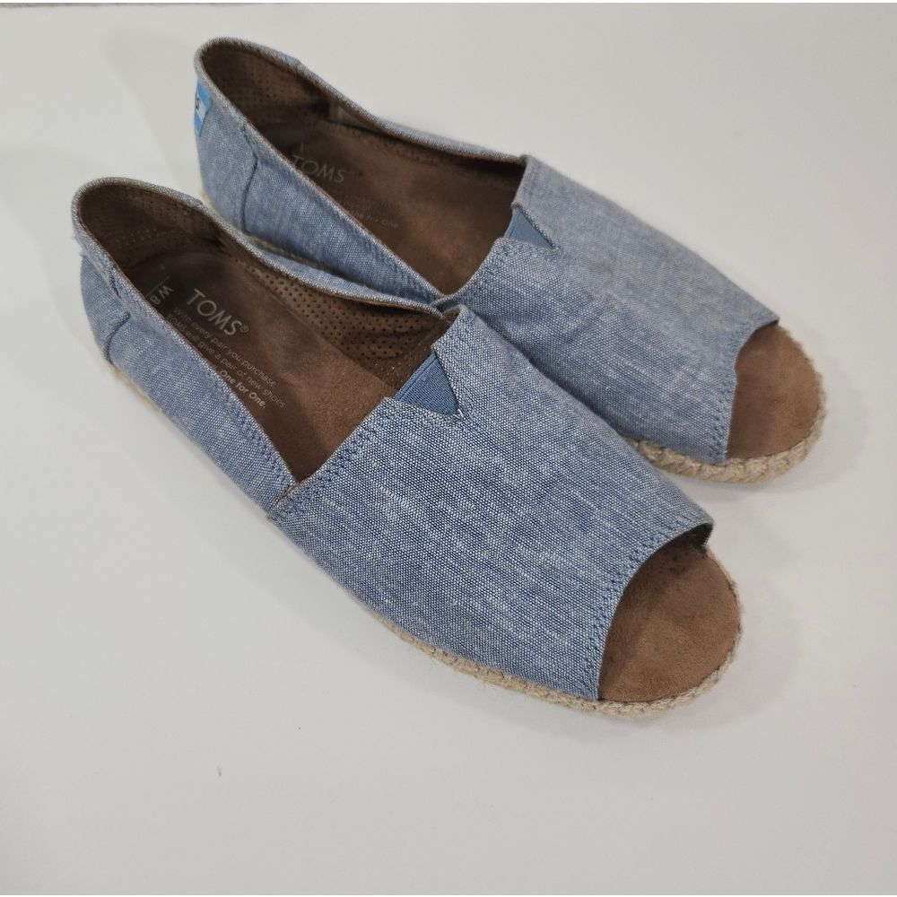 TOMS cute sandals